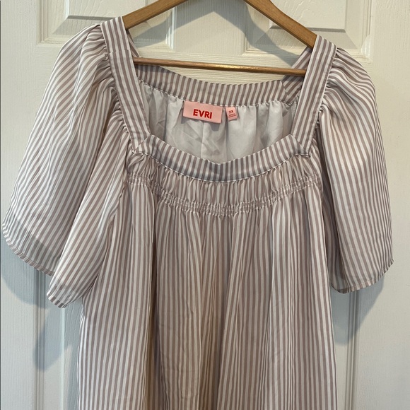 Tunic Blouse - Picture 2 of 3